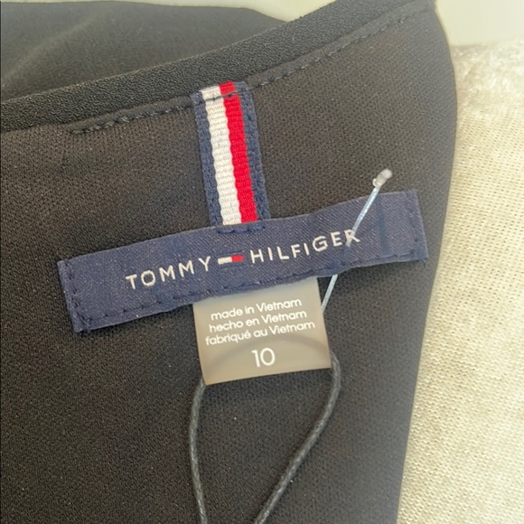 Elegant Black Midi Dress - Picture 6 of 8